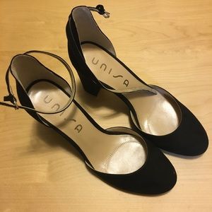 NWOT Unisa Black Faux Suede Ankle Strap Heels